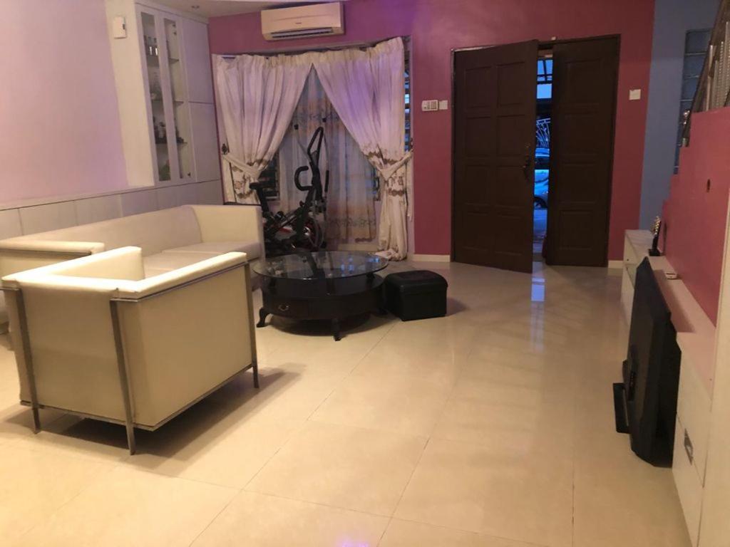 Bukit Indah Homestay بينتونغ المظهر الخارجي الصورة